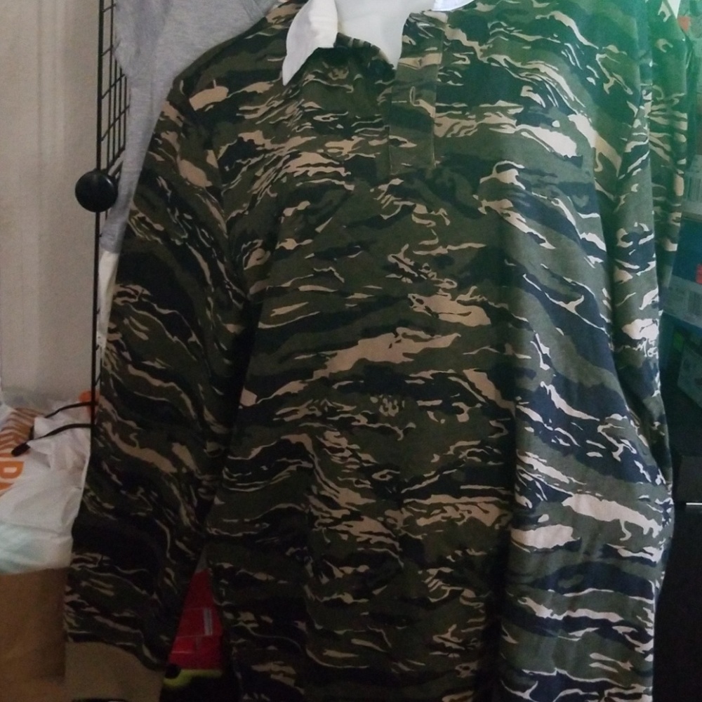 Men Top - Picture 2 of 4
